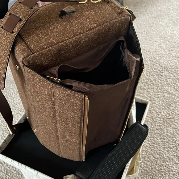 La Mansio Brown Cork Convertible Bag - Picture 12 of 12